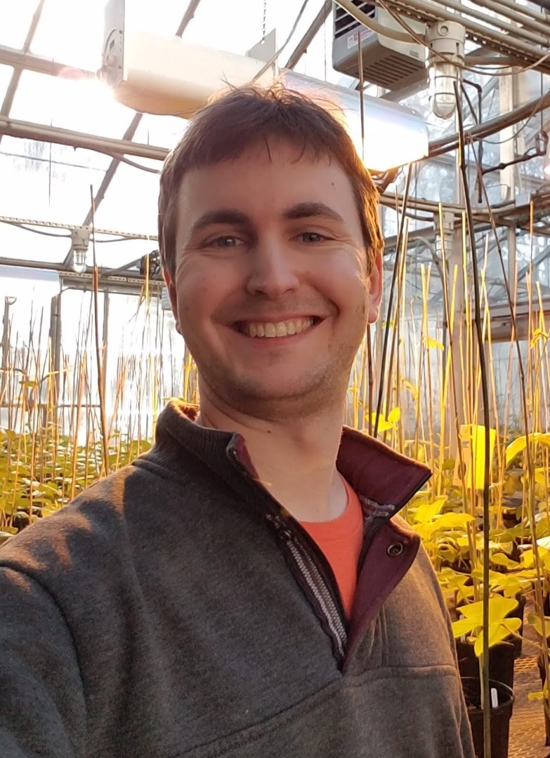 /ARSUserFiles/50821000/Corn and Soybean Virus Lab/Erik Photo for Website.jpg